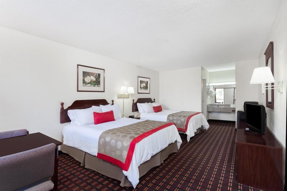Travelodge By Wyndham Clarksville Dış mekan fotoğraf
