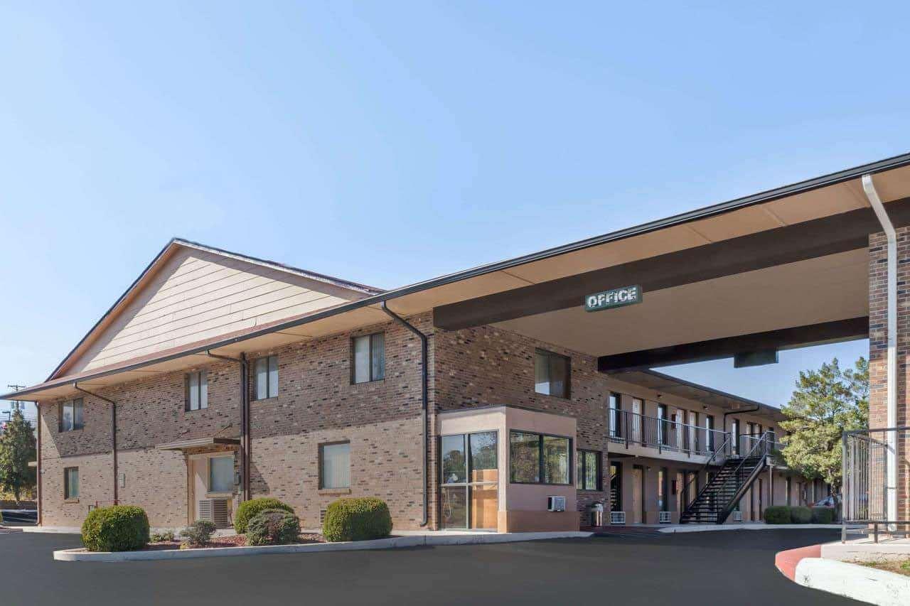 Travelodge By Wyndham Clarksville Dış mekan fotoğraf