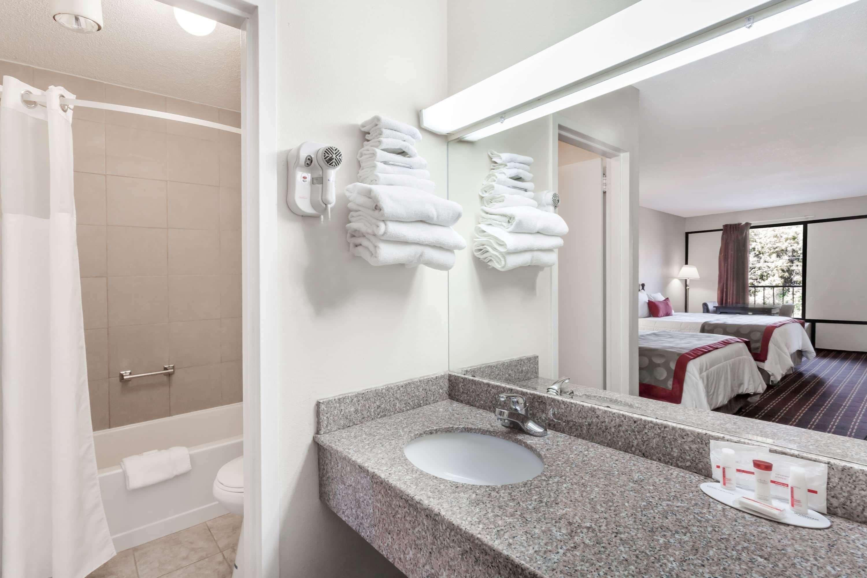 Travelodge By Wyndham Clarksville Dış mekan fotoğraf