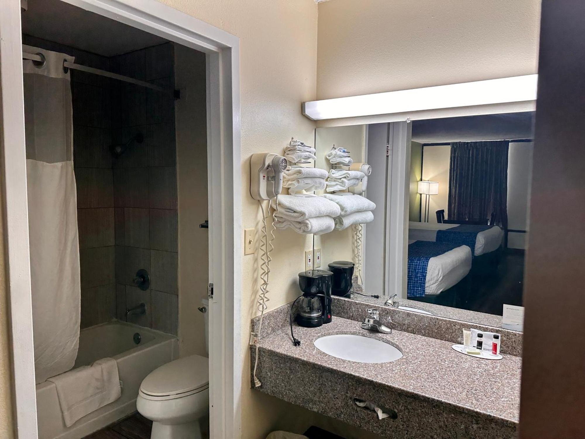Travelodge By Wyndham Clarksville Dış mekan fotoğraf