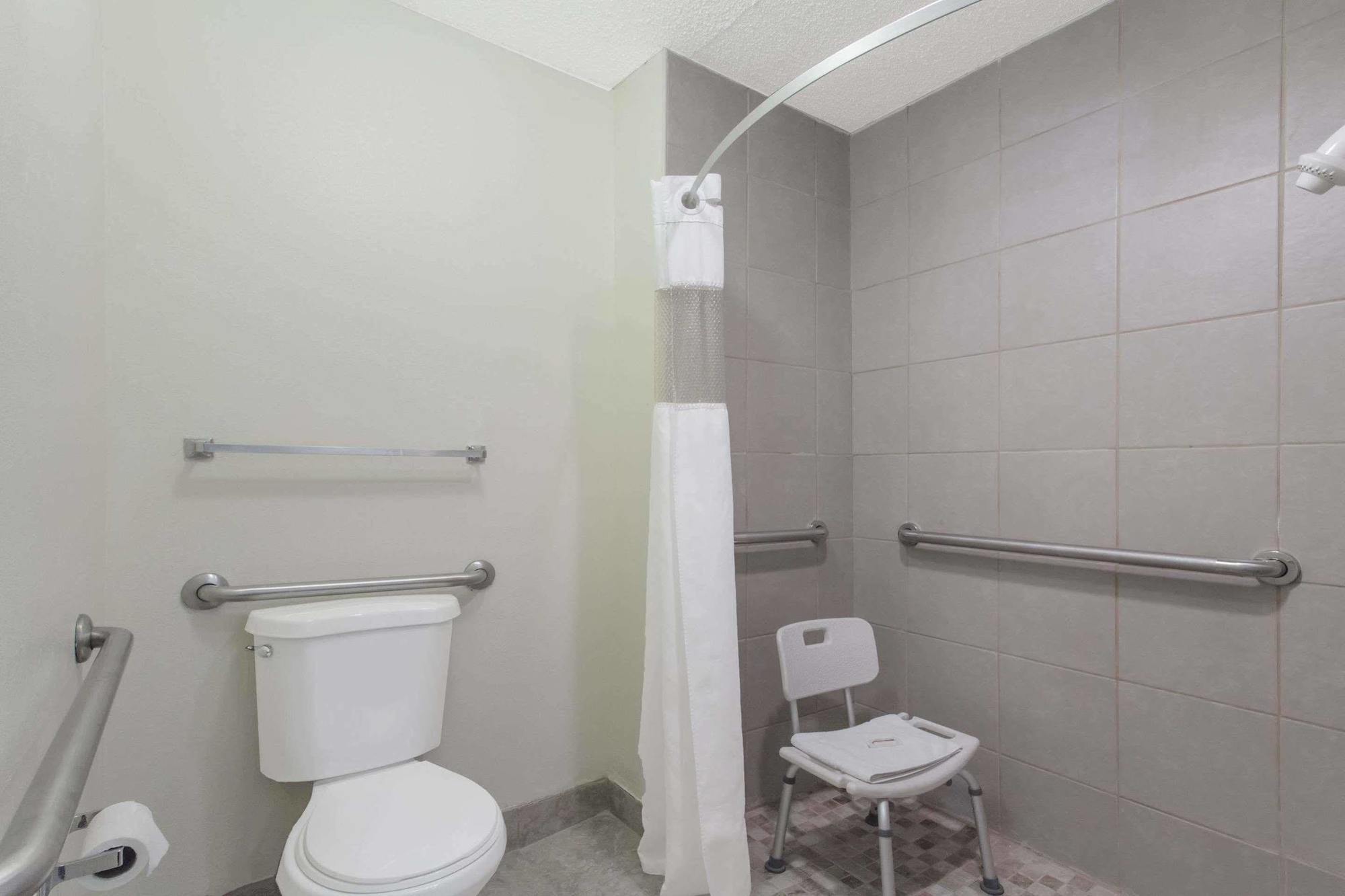 Travelodge By Wyndham Clarksville Dış mekan fotoğraf