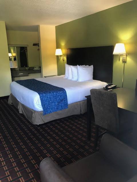 Travelodge By Wyndham Clarksville Dış mekan fotoğraf
