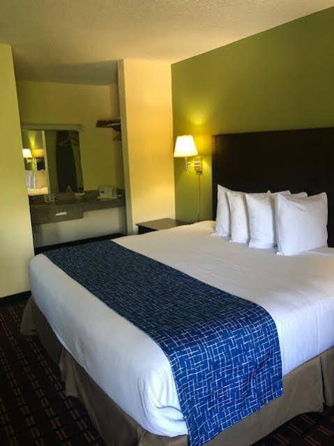 Travelodge By Wyndham Clarksville Dış mekan fotoğraf